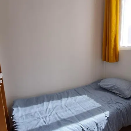 Apartment Mairie, 50 M2 , Lumineux , Renove , 4 Pers. *