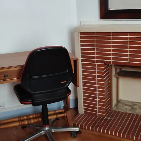 Mairie, 50 M2 , Lumineux , Renove , 4 Pers. *