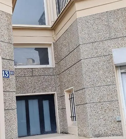 Mairie, 50 M2 , Lumineux , Renove , 4 Pers. *