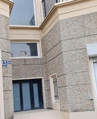 Mairie, 50 M2 , Lumineux , Renove , 4 Pers. *