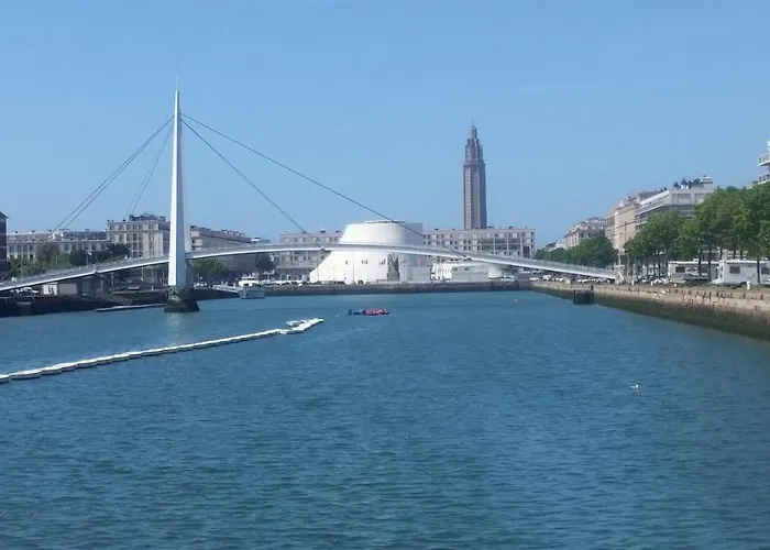 Mairie, 50 M2 , Lumineux , Renove , 4 Pers.